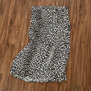 Size 14 leopard skirt with slit